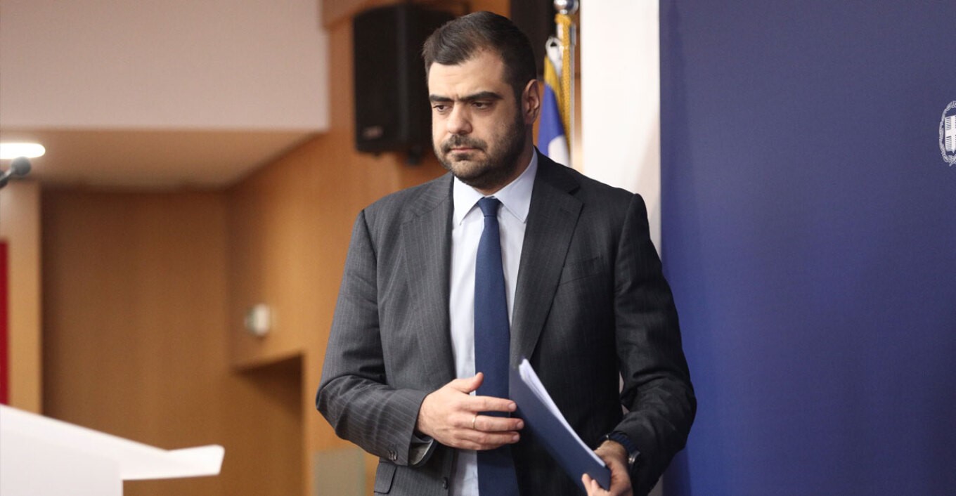 Η κυβέρνηση εξετάζει τη μείωση του ΦΠΑ